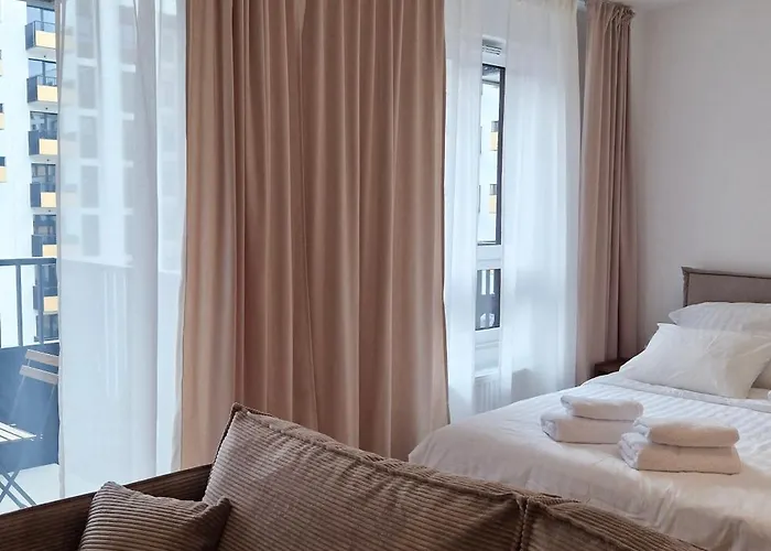 アパート Braniborska Base